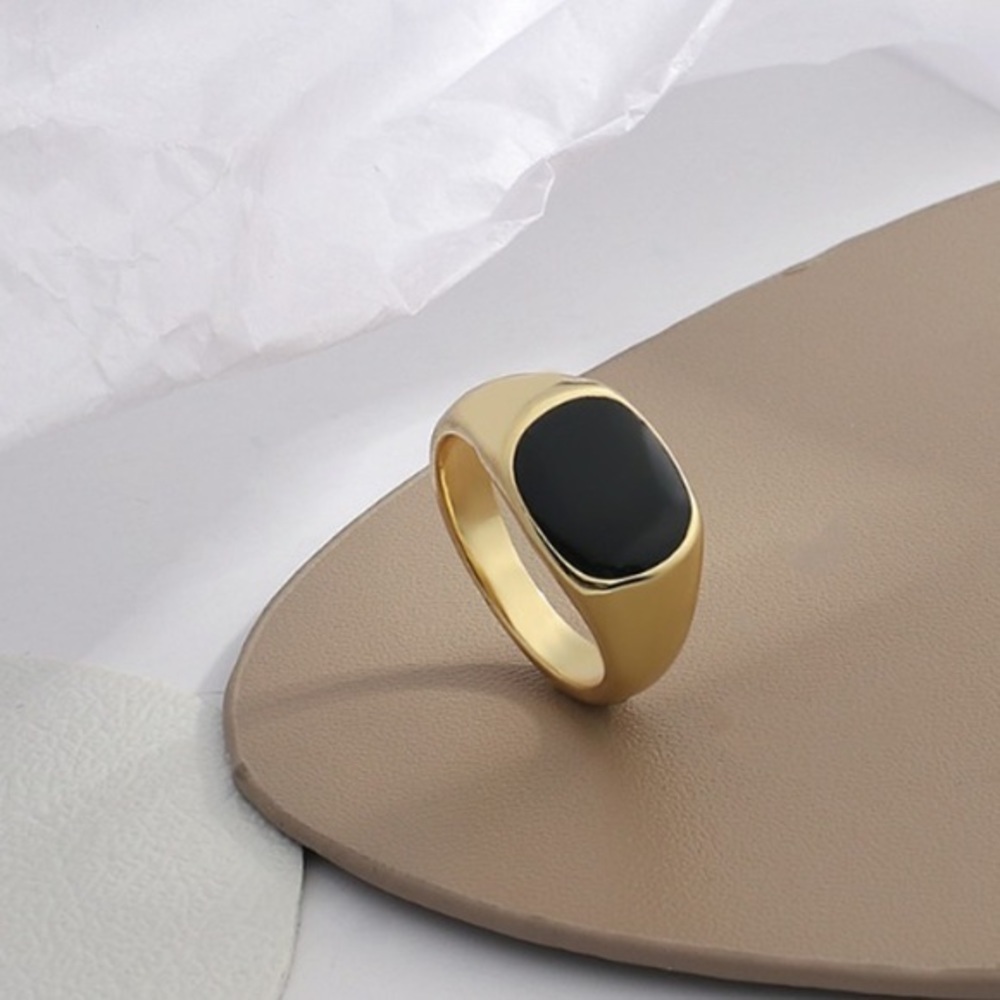 NEW Signet Ring 7.5 - Picture 3 of 4